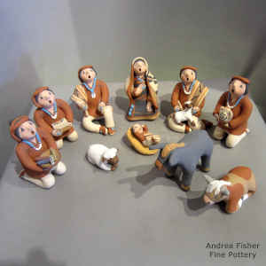 10 pieces in a nativity set