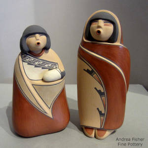 A Nativity set with 2 pieces