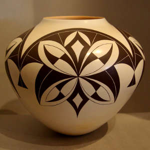 Geometric design on a black and white jar