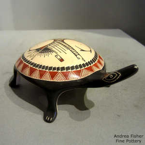 Geometric design on a polychrome turtle