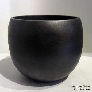 A black micaceous jar