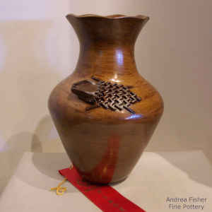 Applique ear of corn and horned toad on a brown jar, Second prize winner