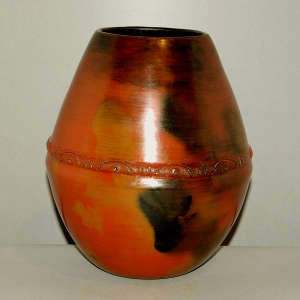 Biyo around the shoulder of a brown jar with black fire clouds