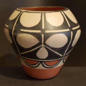 Geometric design on a polychrome jar