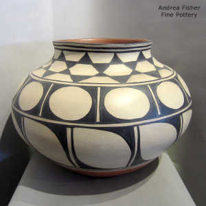Geometric design on a polychrome jar