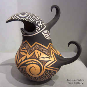 Geometric design on a polychrome parrot pot